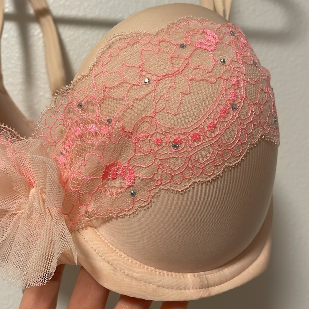 NWT Victoria’s Secret Bra 34DD - Picture 2 of 4